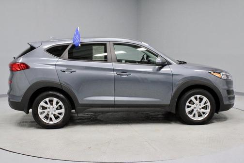 2021 Hyundai TUCSON SE