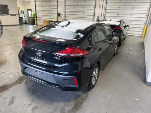 2018 Hyundai IONIQ Hybrid Blue