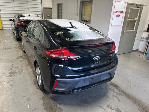 2018 Hyundai IONIQ Hybrid Blue