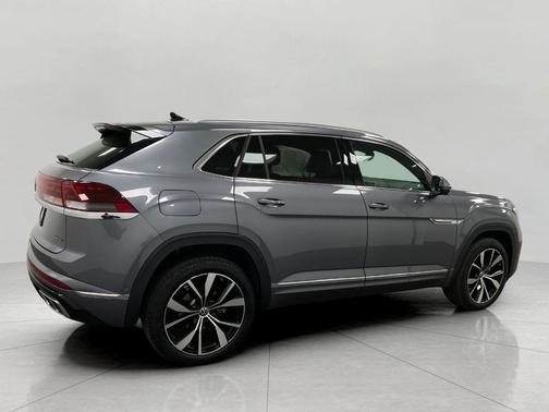 PLATINUM GRAY METALLIC 2025 Volkswagen Atlas Cross Sport 2.0T SEL Premium