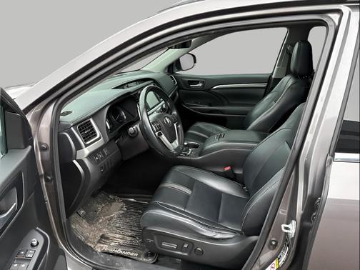 2017 Toyota Highlander SE