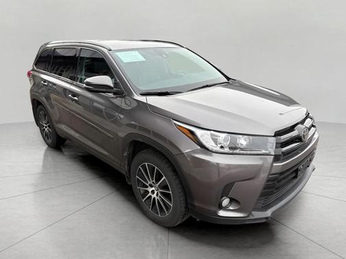 2017 Toyota Highlander SE
