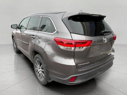 2017 Toyota Highlander SE