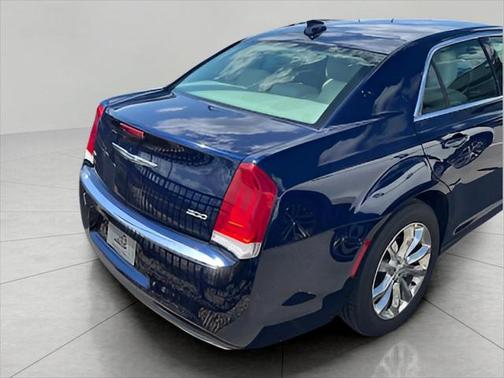 2016 Chrysler 300 Limited