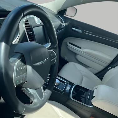 2016 Chrysler 300 Limited