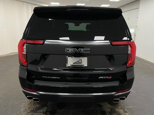 2025 GMC Yukon XL 4WD AT4