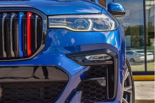 2022 BMW X7 M50i