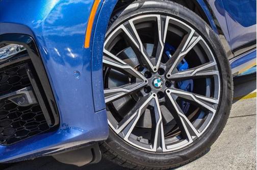 2022 BMW X7 M50i