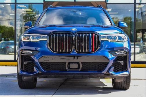 2022 BMW X7 M50i