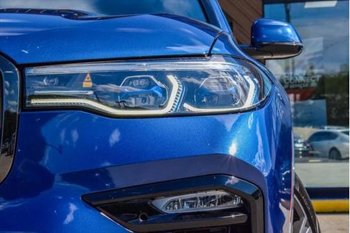 2022 BMW X7 M50i