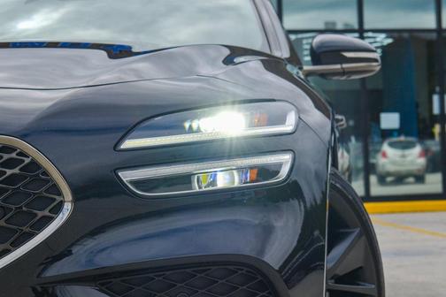 2023 Genesis G70 2.0T RWD