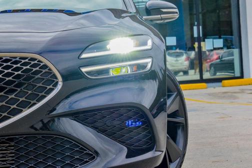 2023 Genesis G70 2.0T RWD