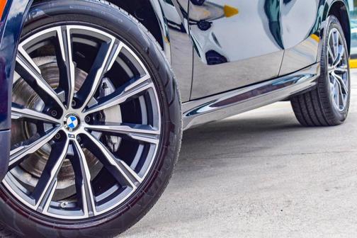 2022 BMW X6 xDrive40i