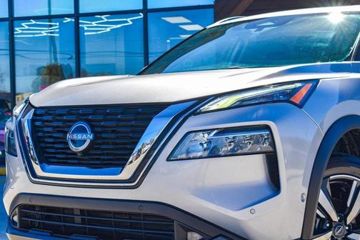 2022 Nissan Rogue SL