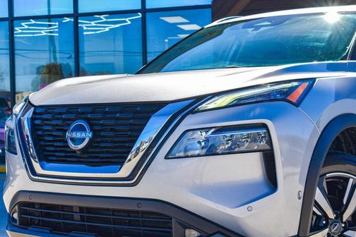 2022 Nissan Rogue SL