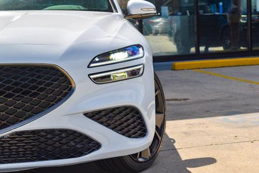 2023 Genesis G70 2.0T RWD