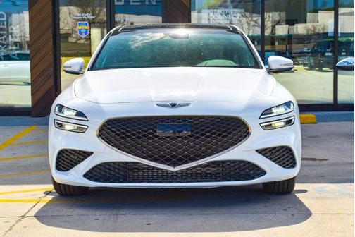 2023 Genesis G70 2.0T RWD