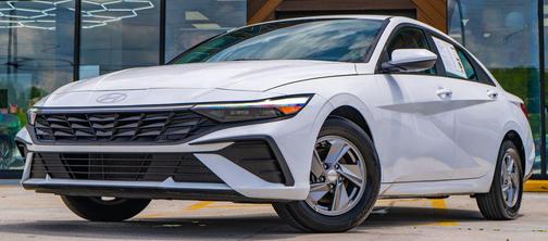 Serenity White 2025 Hyundai ELANTRA SE