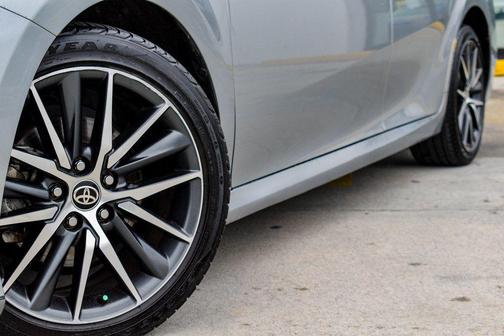 Celestial Silver Metallic 2023 Toyota Camry XLE