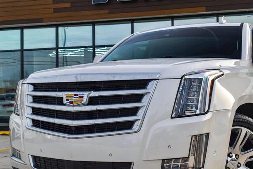 2017 Cadillac Escalade ESV Luxury