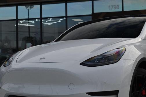 2022 Tesla Model Y Performance Dual Motor All-Wheel Drive