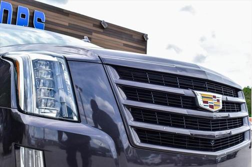 2017 Cadillac Escalade Luxury