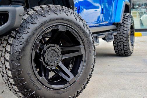 2021 Jeep Gladiator Freedom 4x4