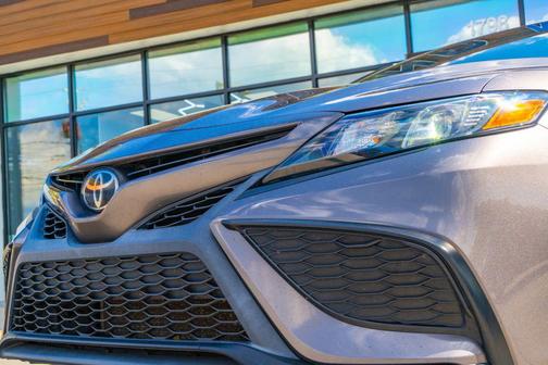 Predawn Gray Mica 2021 Toyota Camry SE