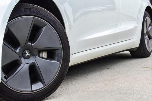 2023 Tesla Model 3 Standard Range