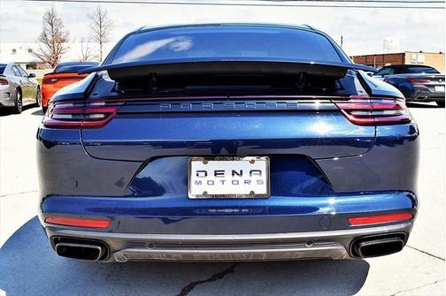 2018 Porsche Panamera 4
