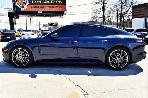 2018 Porsche Panamera 4