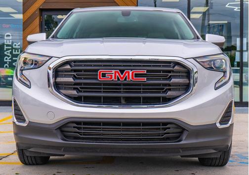 Quicksilver Metallic 2018 GMC Terrain SLE