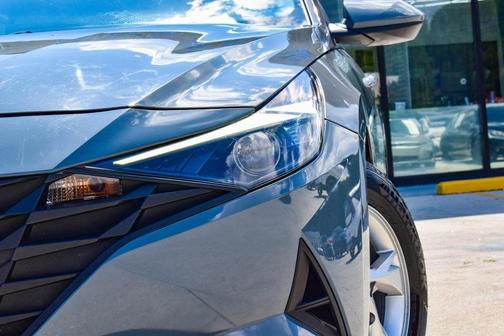 2022 Hyundai ELANTRA SE