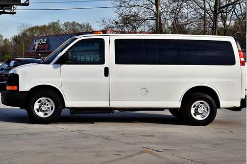 2017 Chevrolet Express 2500 LS