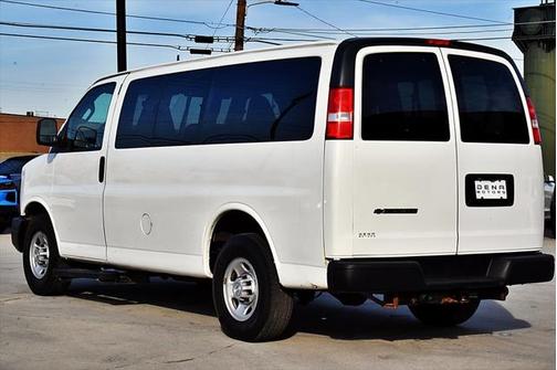 2017 Chevrolet Express 2500 LS