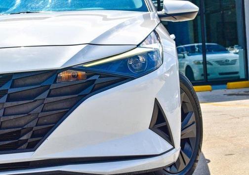 2022 Hyundai ELANTRA HEV Blue