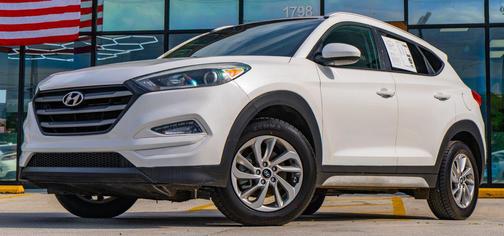 Dazzling White 2018 Hyundai TUCSON SEL