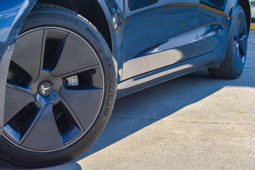 2022 Tesla Model 3 Standard Range
