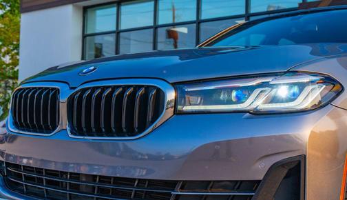 Skyscraper Gray Metallic 2023 BMW 530 i