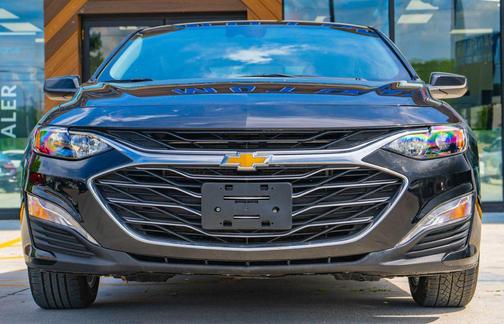 Mosaic Black Metallic 2025 Chevrolet Malibu FWD 1LT