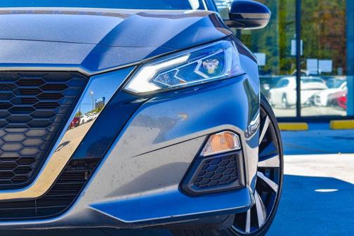 2022 Nissan Altima SR FWD