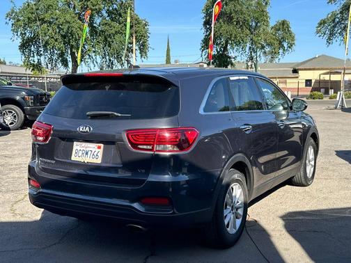 Gray 2019 Kia Sorento LX
