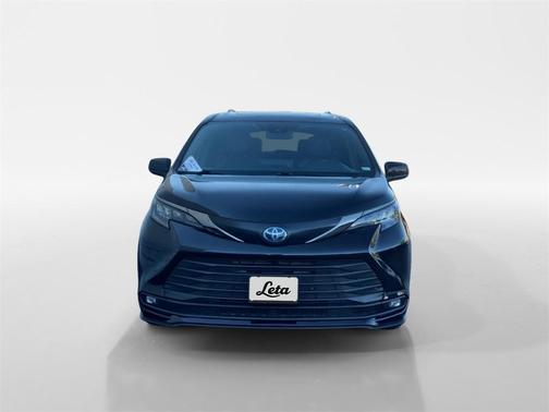 2024 Toyota Sienna Woodland Edition