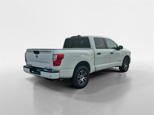 2023 Nissan Titan SV