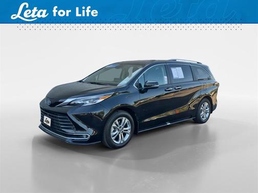 2023 Toyota Sienna Platinum 7 passenger