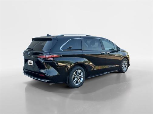 2023 Toyota Sienna Platinum 7 passenger