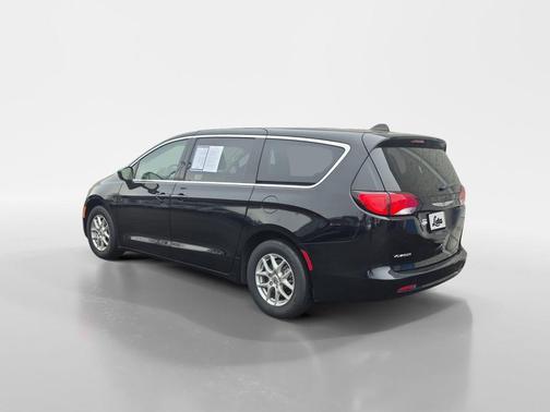 Diamond Black 2024 Chrysler Voyager LX