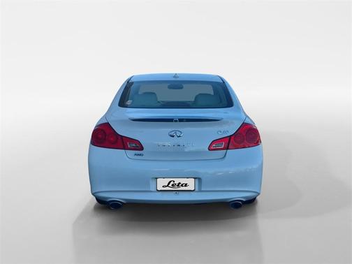 2015 INFINITI Q40 Base