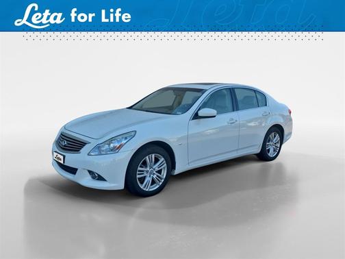 2015 INFINITI Q40 Base