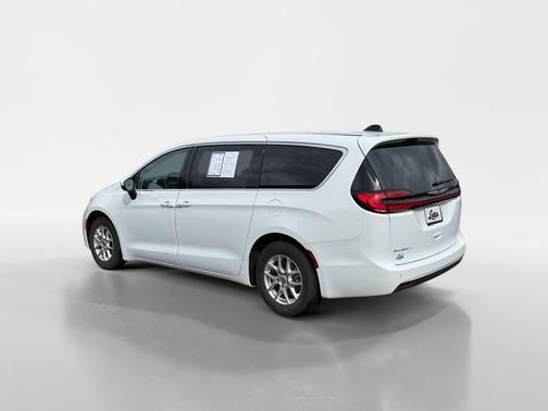 Bright White Clearcoat 2023 Chrysler Pacifica Touring-L